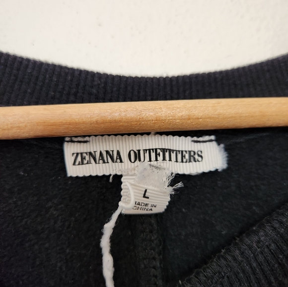 Silver Icing Zenana Outfitters Koala Sweatshirt With Pockets Large Crewneck - Picture 6 of 8